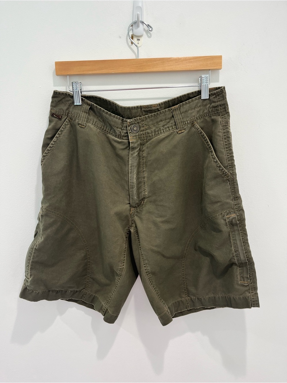 KUHL Dry Casual Cargo Hiking Performance Shorts- evaporative comfort technology